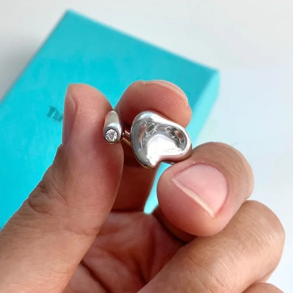 【Tiffany & Co】Elsa Peretti Full Heart ピアス Elsa Peretti® Full Heart earrings in 18k rose gold, 10 mm